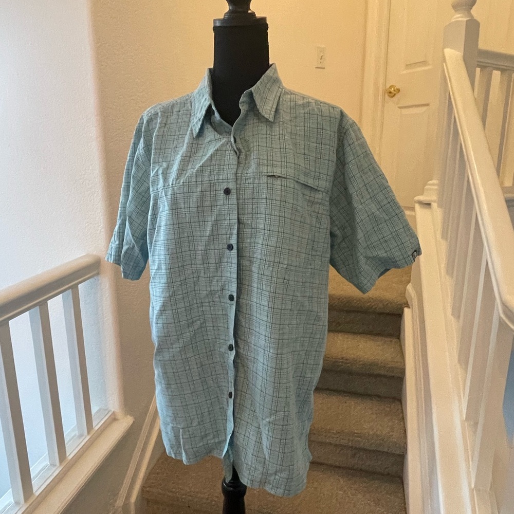 The North Face men’s shirt